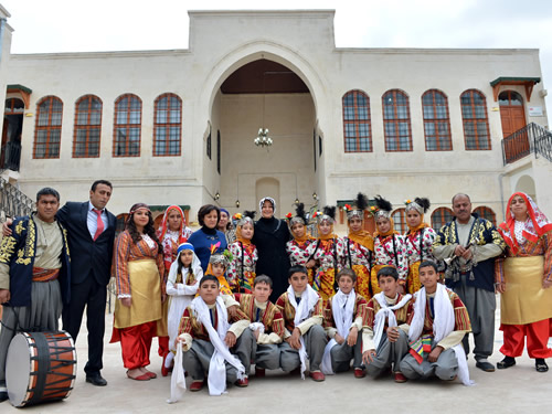 Bayan Gül, Kilis’te Çok Amaçlı Toplum Merkezi’ni Ziyaret Etti